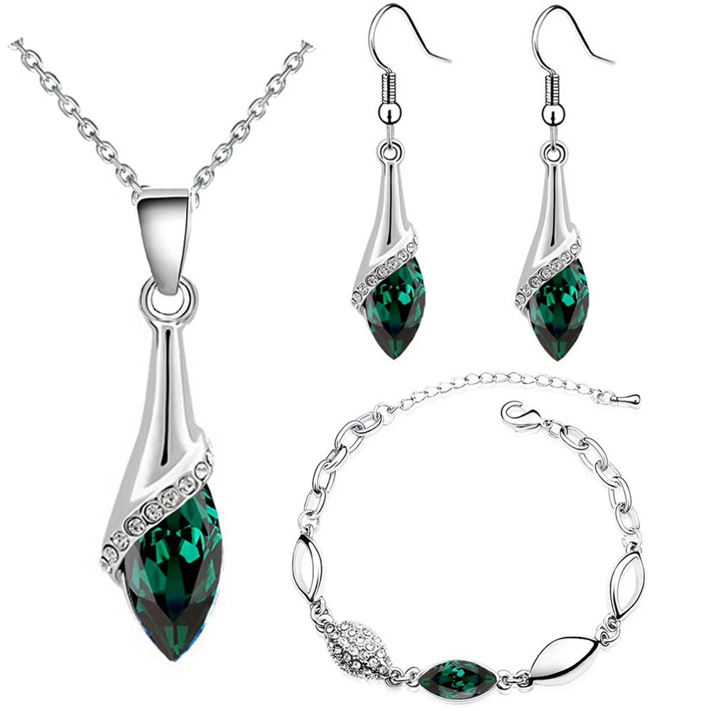 Aggregate more than 170 emerald green earrings and bracelet latest