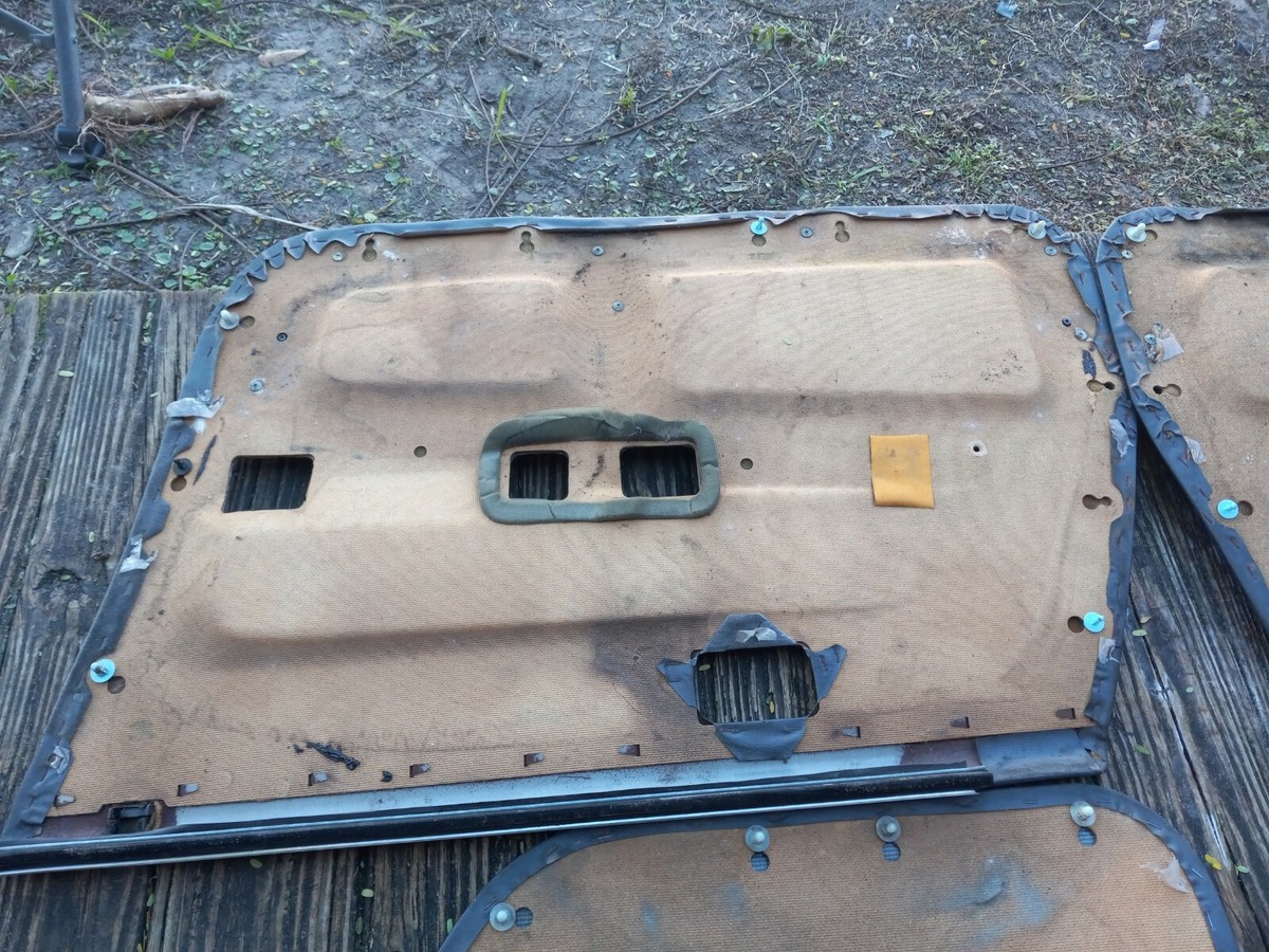 85-88 TOYOTA CRESSIDA OEM DOOR PANEL SET MX73 CLOTH LIGHT BLUE