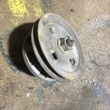 JOHN DEERE 48 54 MOWER DECK SPINDLE Pulley AM115720 345 GT275 Gx345 335 325