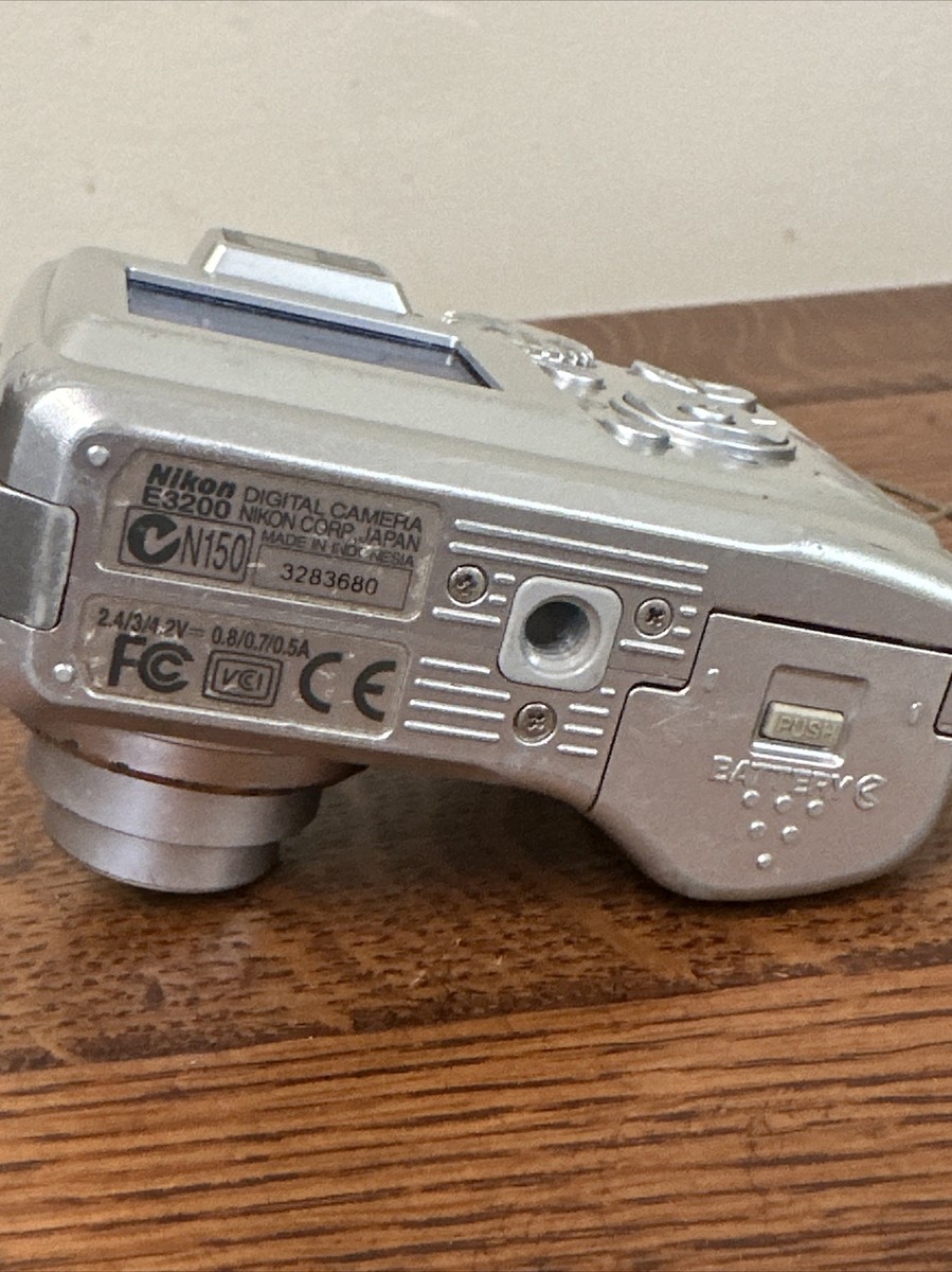 Nikon Coolpix E3200 3.2MP Compact Point & Shoot Digital Nikon Coolpix E3200 3.2MP Compact Point & Shoot Digital