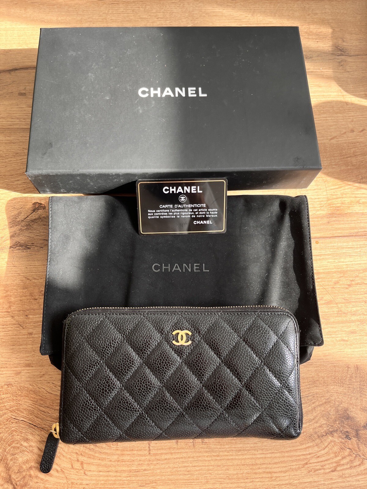 CHANEL CLASSIC LONG ZIPPED WALLET Quilted Caviar Black/GOLD