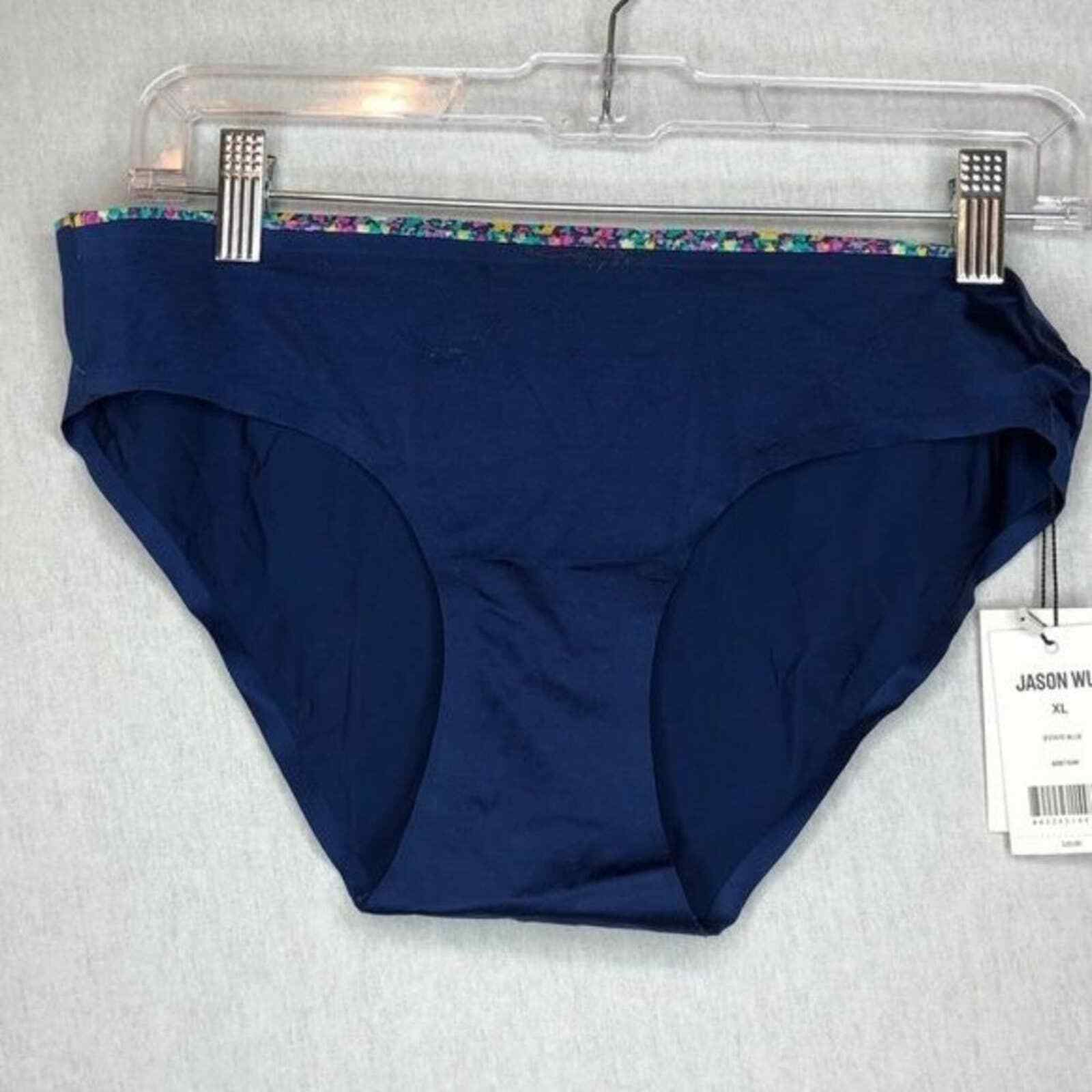 Foto 1 di 9