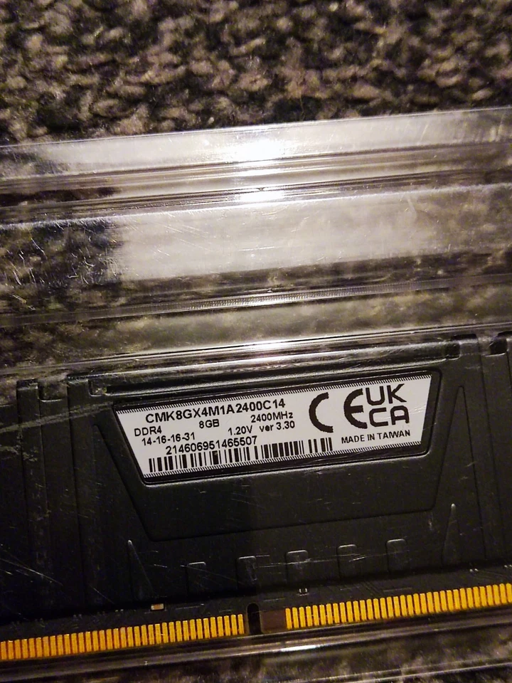 Corsair CMK8GX4M1A2400C14 (PC4-19200 (DDR4-2400), DDR4 DRAM, 2400 MHz, DIMM... - Image 3 of 3