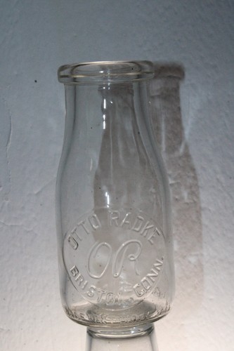 BRISTOL CONN MILK BOTTLE OTTO RADKE 1/2 PINT .
