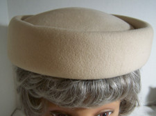 Vintage 1950s Woman's Ivory 100 Wool Felt Hat by SANDSWEPT