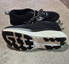 Reebok Women  s Black/White Low Top Lace-Up Mesh Sneakers US 7 Rubber Sole