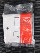MK K1060 WHI 13 AMP DP SWITCHED FUSED SPUR WITH NEON.