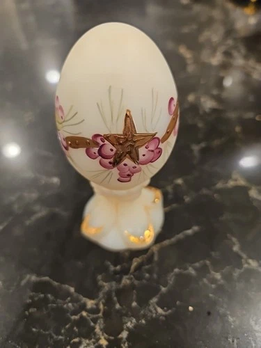 Vintage Rare Fenton  Burnese Hand  Paint   Egg Pedestal  Figurine     USA