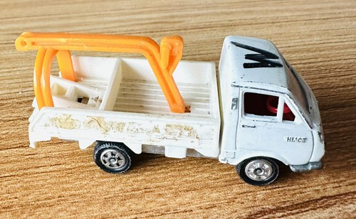 Vintage 1974 Tomica Toyota Auto Wrecker No. 24 Hiace Tow Truck - Made In Japan - Picture 2 of 5