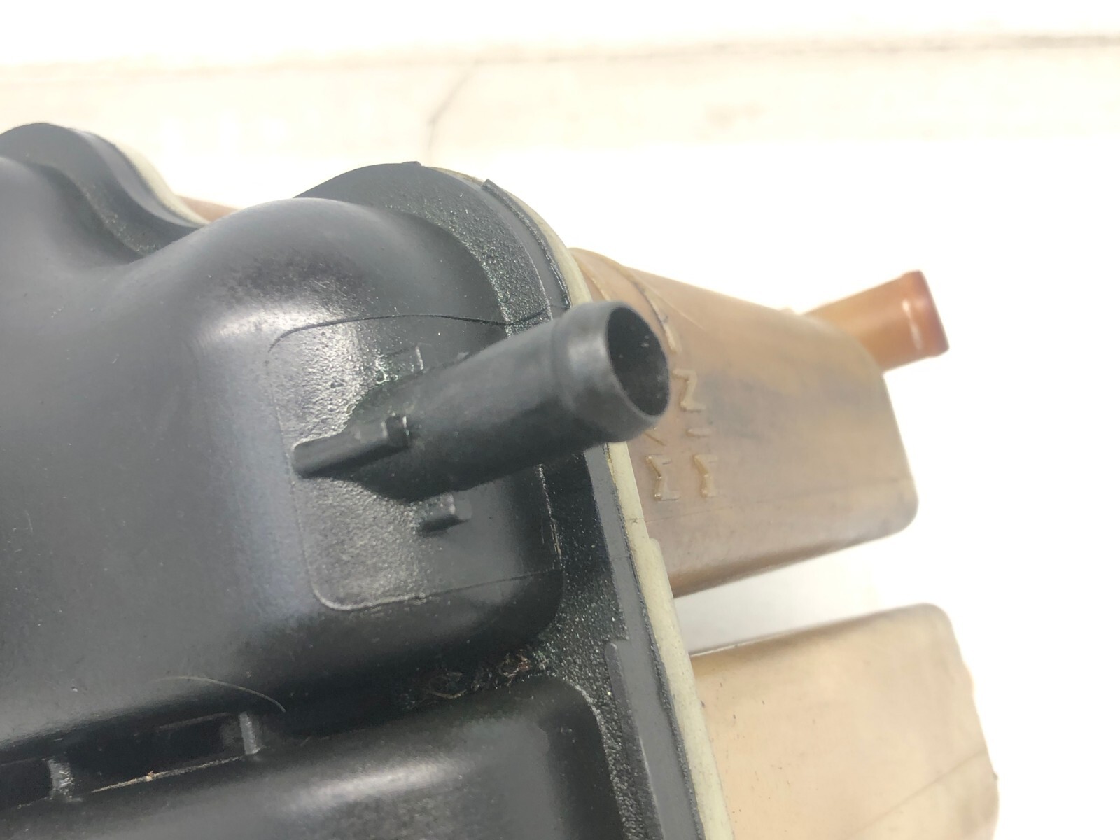 2017-2022 MASERATI LEVANTE 3.0L ENGINE COOLANT RESERVOIR EXPANSION TANK OEM