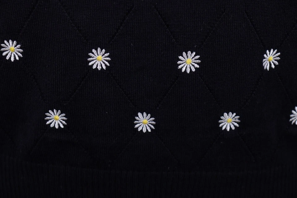 Vintage Escada Black Floral Wool Knit Vest Sweater Size 40 - Image 4 of 4