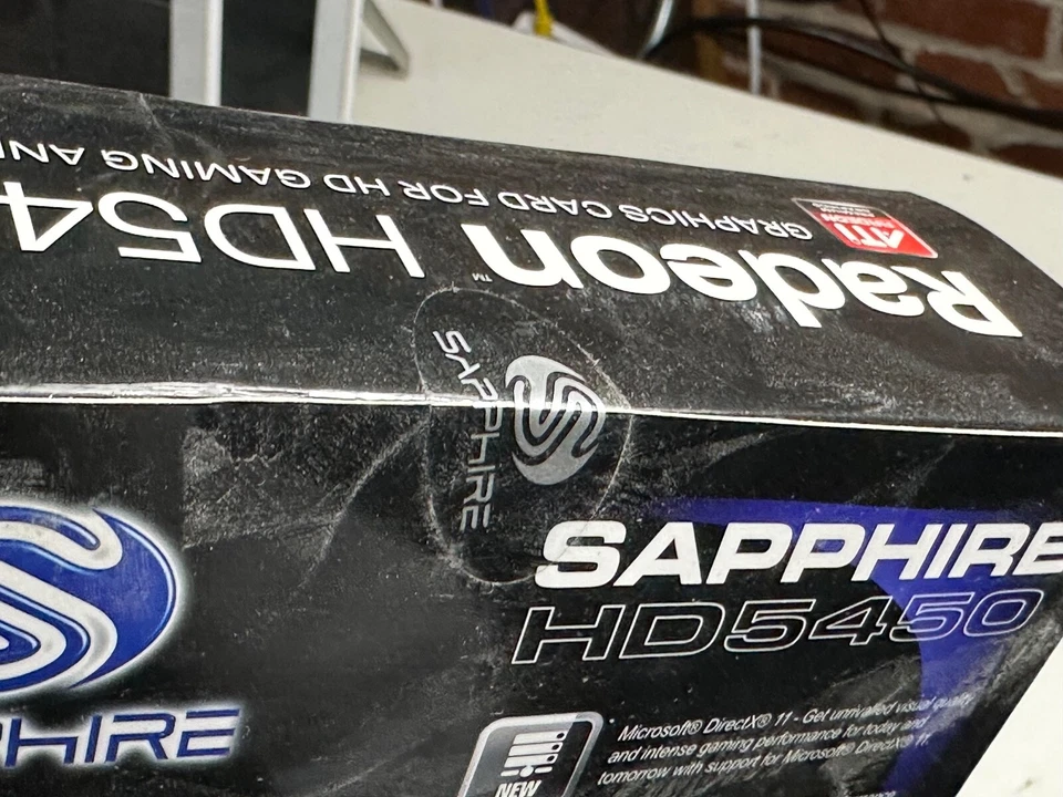Sapphire ATI Radeon HD 5450 512MB DDR3 PCI-E Graphics Card 299-1E164-400SA  NIB! - Image 3 of 3
