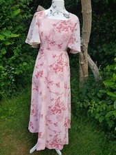GENUINE VINTAGE 1970'S FLOATY EVENING DRESSS IN FLORAL CHIFFON WITH CAPE SLEEVES