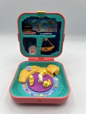 2018 MATTEL POLLY POCKET PINK GIFT COMPACT PLAYSET BEACH