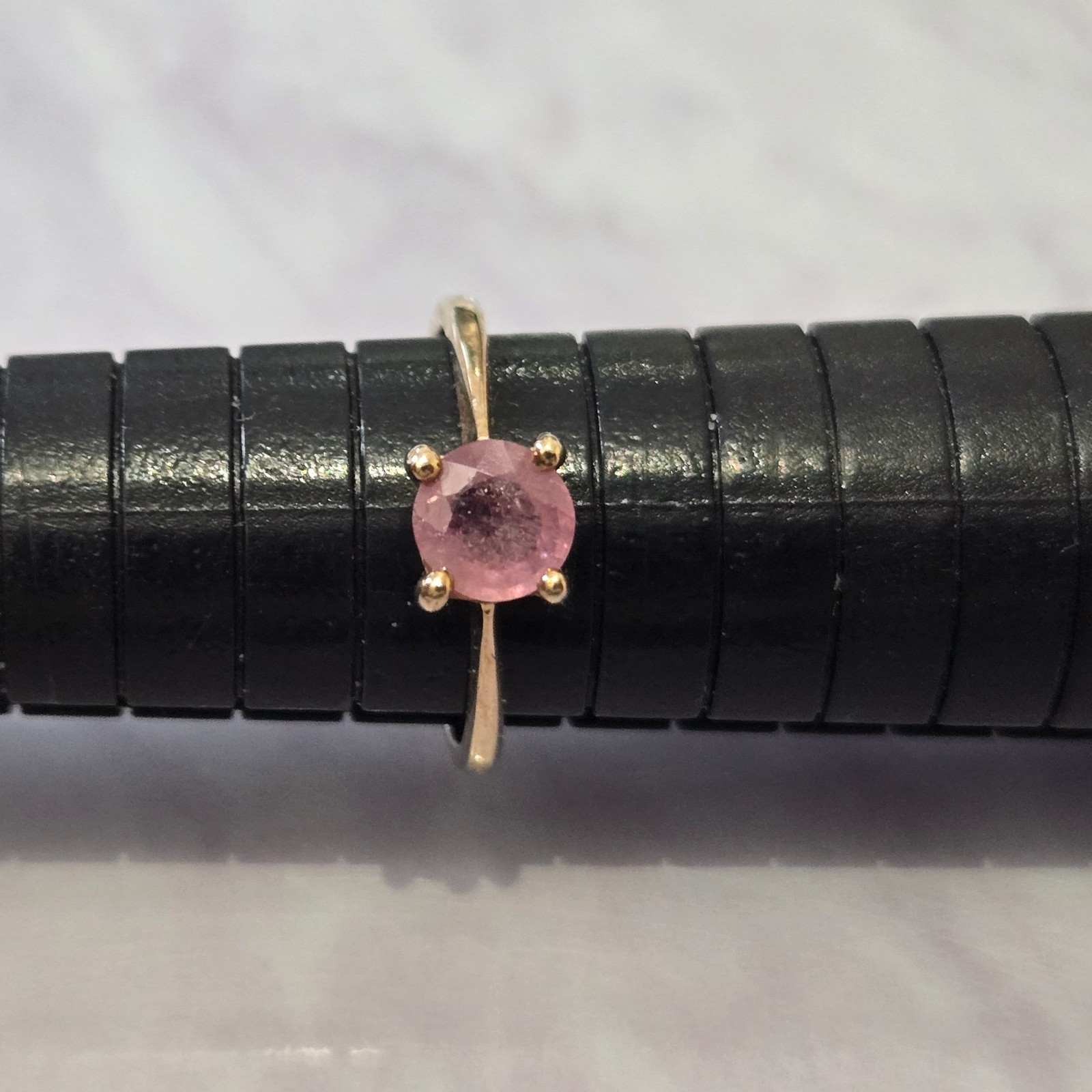 9ct Gold Ring Quartz Solitaire Hallmarked Size N 1.9g image 10