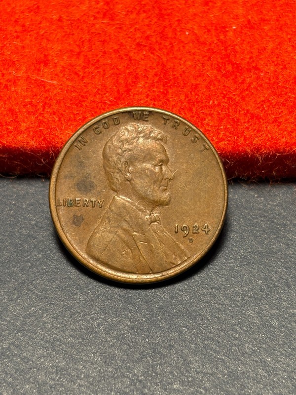 (#102975) Lincoln Wheat Cent: 1924 D.   AU-    (see video!)