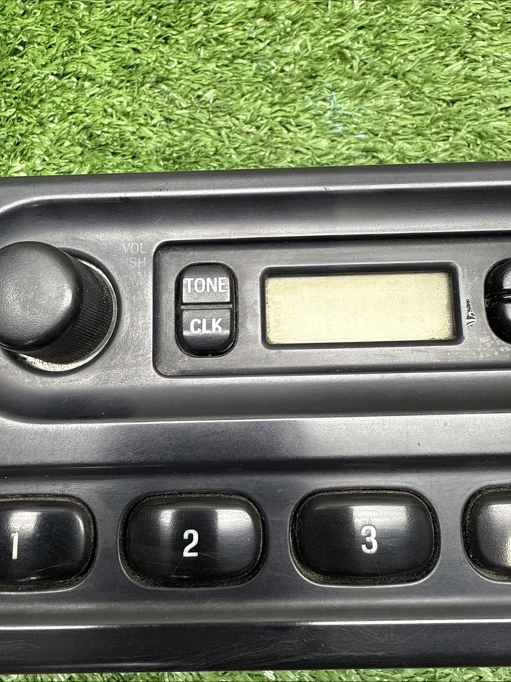 98-02 Ford E150/250/350 Ranger Econoline Radio Receiver Head F8RP-18k810-BA - Image 3 of 4