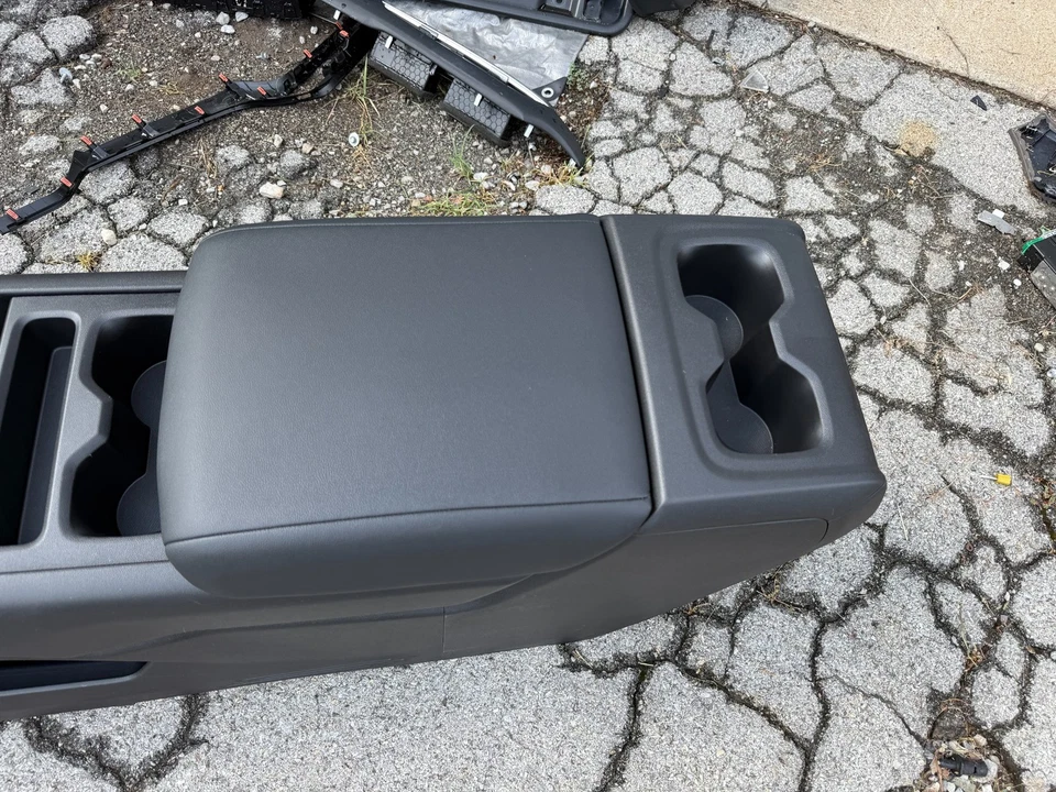 2024-2025 CHEVROLET SILVERADO EV W/T CENTER FLOOR CONSOLE CUP HOLDER BLACK OEM - Image 4 of 4