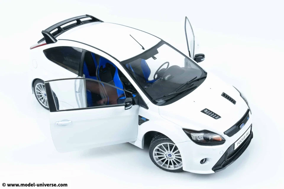 Solido - 1:18 Ford Focus RS Mk2 2009 Frozen White - Diecast Model - Image 4 of 4