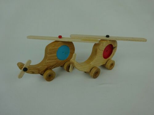 2 handgefertigte Hubschrauber aus Holz mit Rädern ~ Trinity Spielzeugmacher - Bild 3 von 10