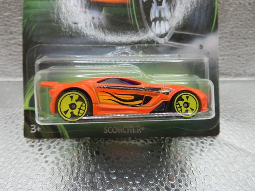 Hot Wheels 2022 HW Halloween Trick Or Treat 1/5 Orange Scorcher-new on card - Picture 2 of 2