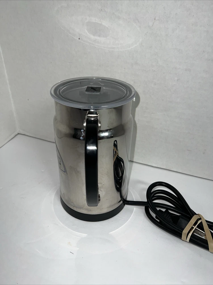 Milk Frother Nespresso Aeroccino + Plus 3192 Automatic Electric Complete WORKS! Milk Frother Nespresso Aeroccino + Plus 3192 Automatic Electric Complete WORKS!