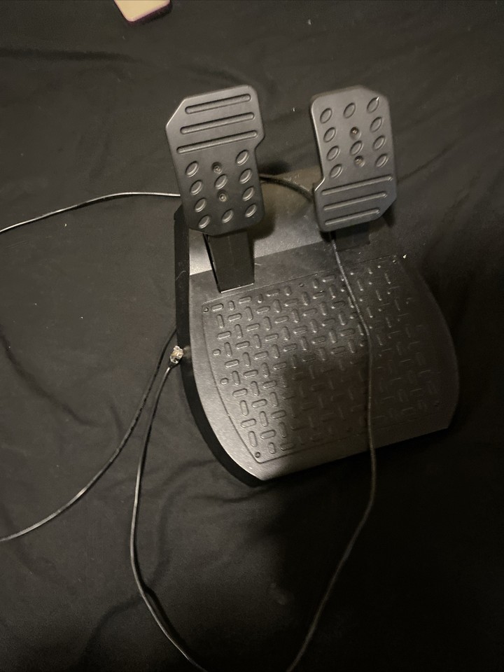 Thrustmaster Ferrari 458 Spider Racing Steering Wheel/Pedals Xbox One