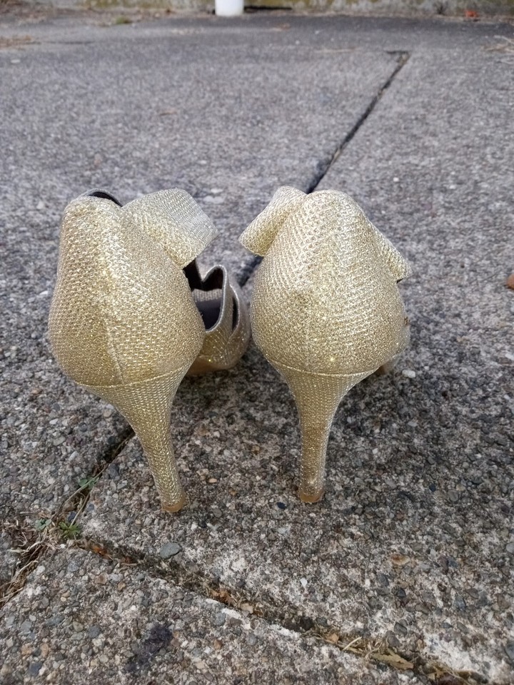 Gold Sparkly High Heel Shoes Sz 7.5 eBay