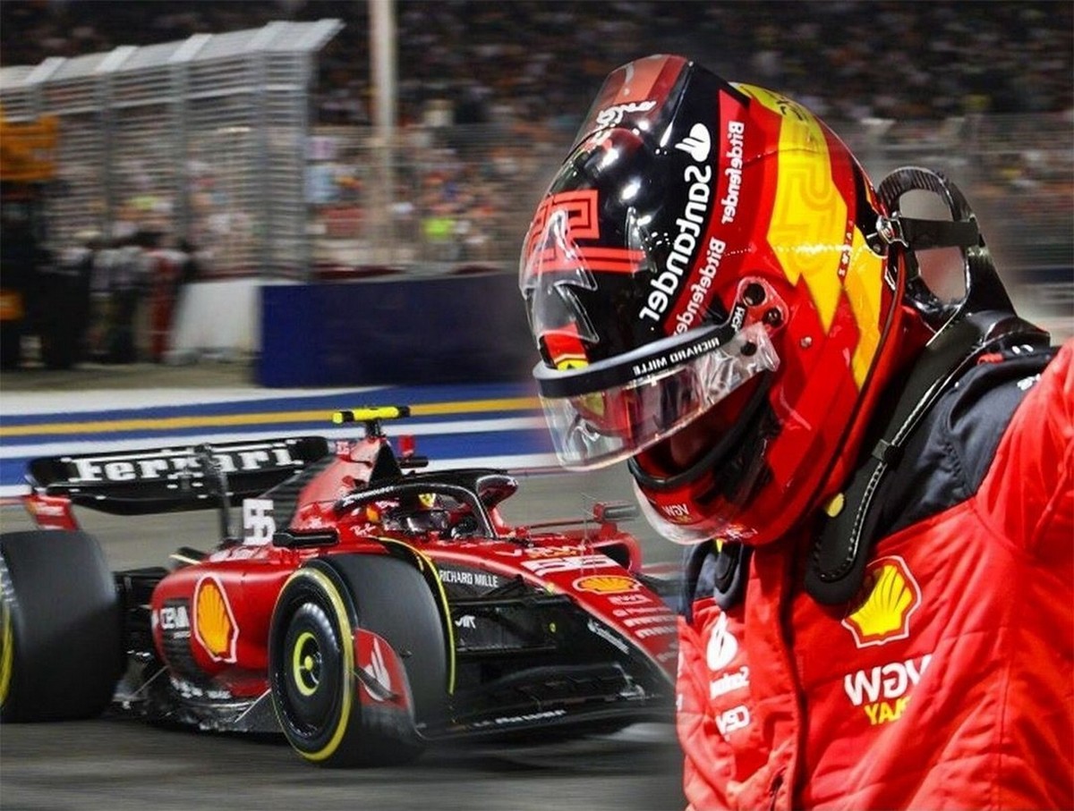 NEW 1:5 Casco Helmet F1 CARLOS SAINZ 2023 FERRARI SPARK +Magazine