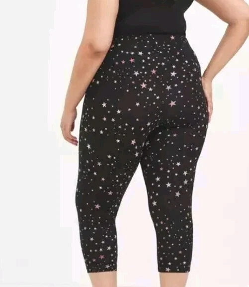 Sujetador deportivo inalámbrico Torrid Active Capri Legging mujer Plus 6X negro racimo de estrellas Foto 4 de 4