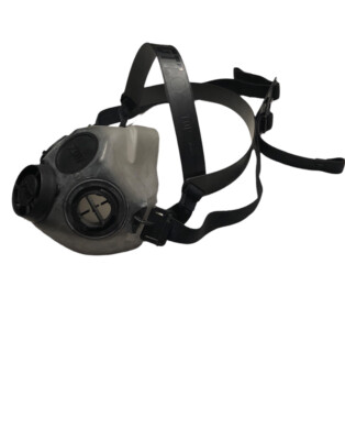 New Scott Safety Xcel Half Mask Reusable Respirator MEDIUM
