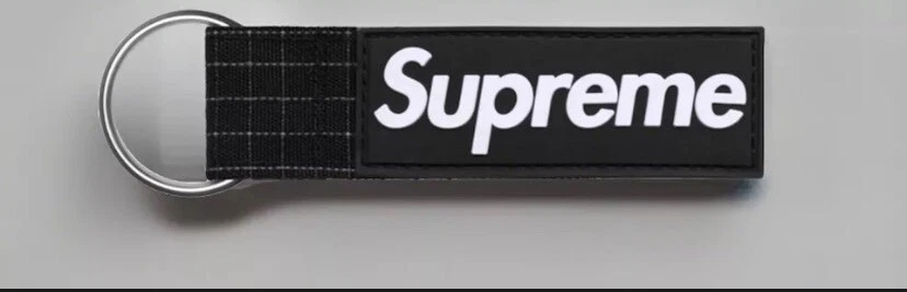 PORTE CLÉS SUPREME RIPSTOP OS NOIR (100 % AUTHENTIQUE) FLAMBANT NEUF SS24 SEMAINE 16