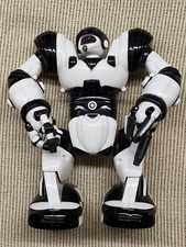 Robosapien WowWee Robotics 8081, Working, no remote, just robot, loose, as is