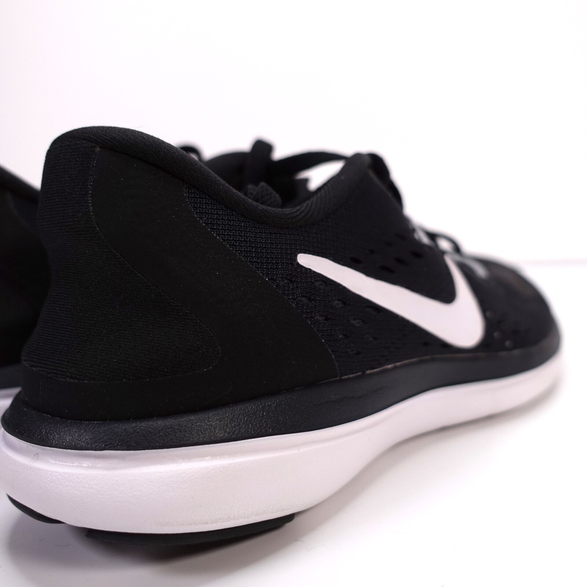 Nike Flex 2017 RN Black White Womens Size 6 Running Shoes Nike Flex 2017 RN Black White Womens Size 6 Running Shoes