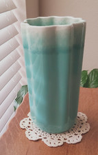 ~Beautiful ~ Vintage Coronet 210 Drip Glazed Fluted Vase by Hull Pottery~