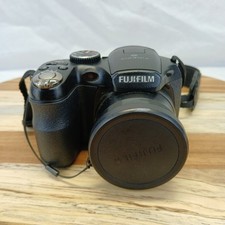 Fujifilm FINEPIX S1800 12MP 18x Digital Camer...