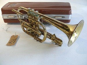 Olds Ambassador cornet for parts or repair. Missing  mouthpiece and part.