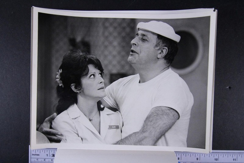 Six 1977 ALICE Type 1 TV Press Photos~VIC TAYBACK~LINDA LAVIN~HOLLIDAY~(id3237)