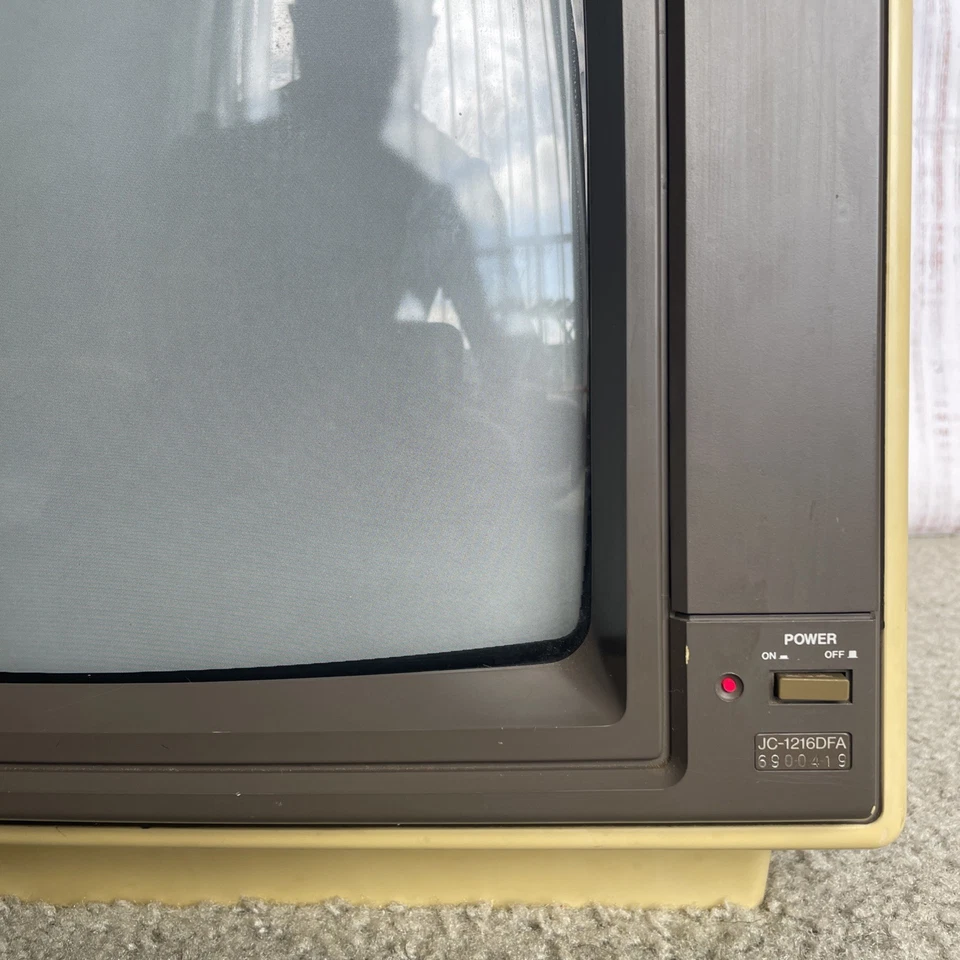 NEC JC-1216DFA Color Character Display RGB CRT Monitor 12” 1983 Powers On Read - Image 4 of 4