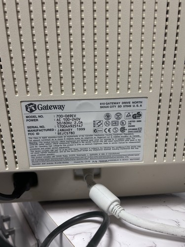Gateway EV700 17" CrystalScan CRT Computer Monior Retro Gaming - Picture 8 of 12