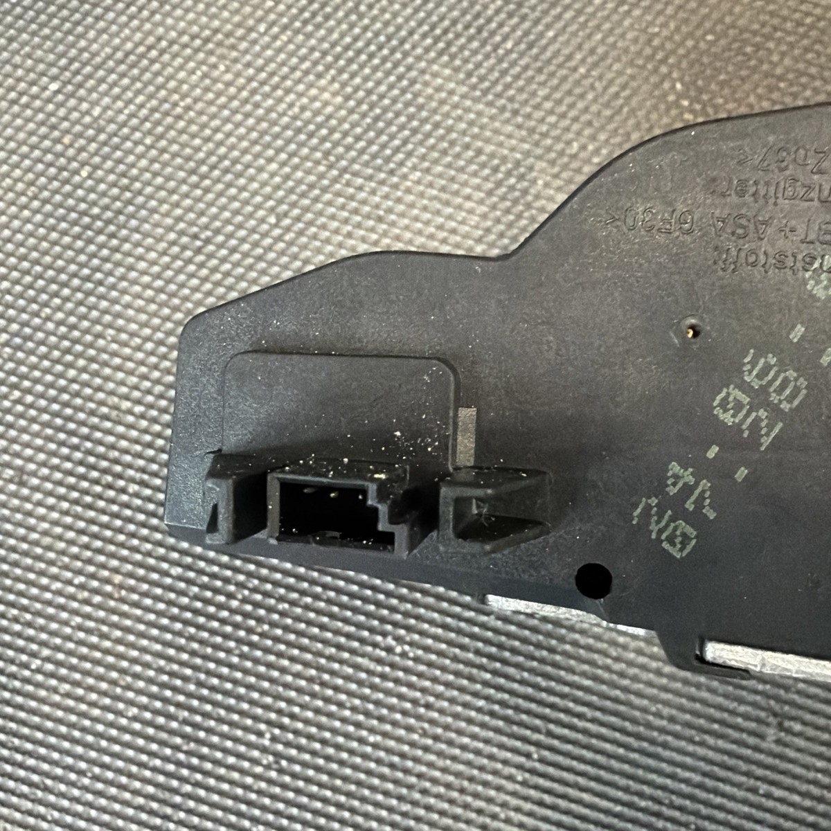 Mercedes-Benz C W203 2004 Tailgate trunk boot lock catch latch