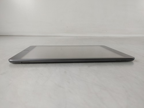 Apple iPad 9th Gen A2603 64 GB iOS 18.3.1 Space Gray Tablet - Picture 3 of 6