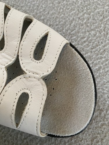 HOTTER SANDAL SZ 6 SUMMER WHITE WOMEN LOW HEEL SHOE LEATHER BUCKLE UP DETAIL - Picture 6 of 12