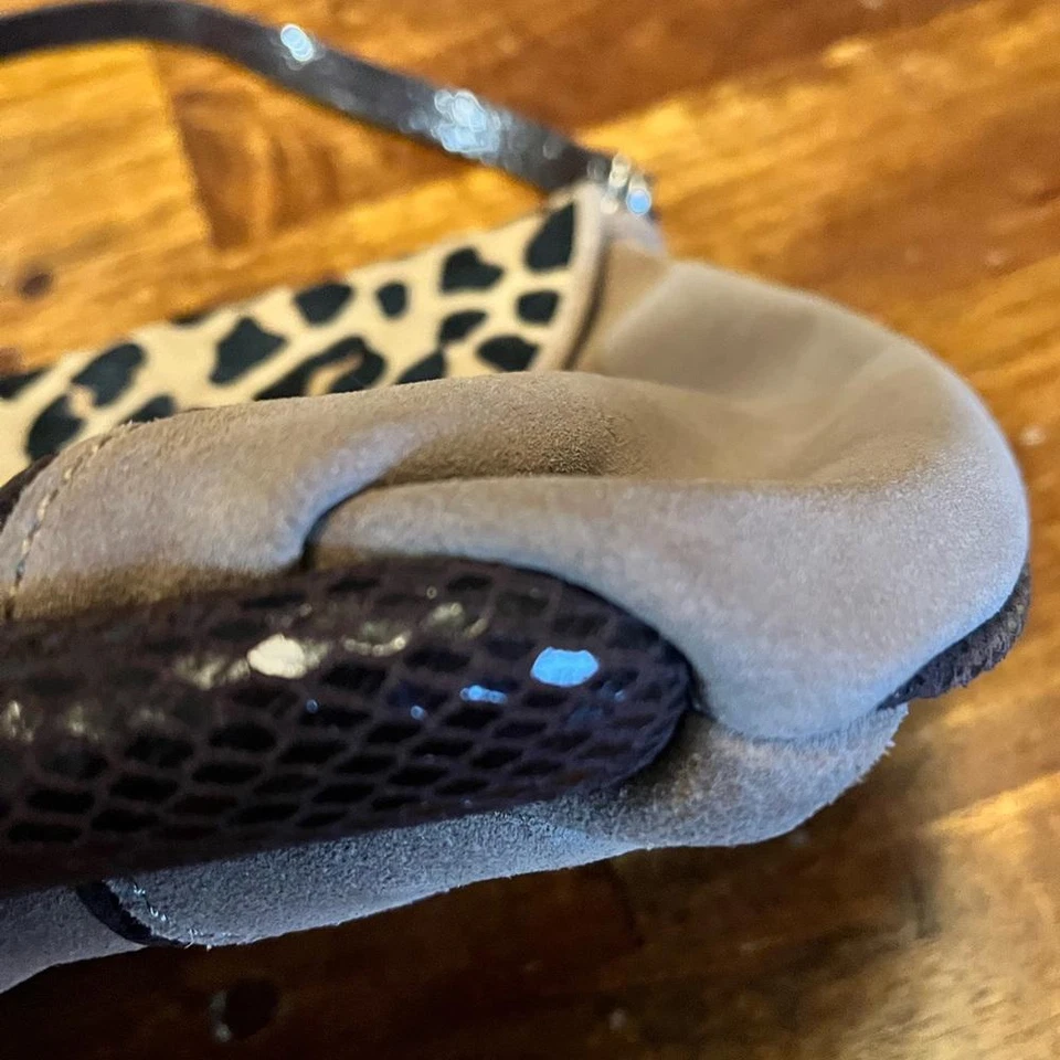 Bolso de hombro o bolso de mano vintage Vince Camuto de cuero, gamuza y pelo animal Foto 3 de 4