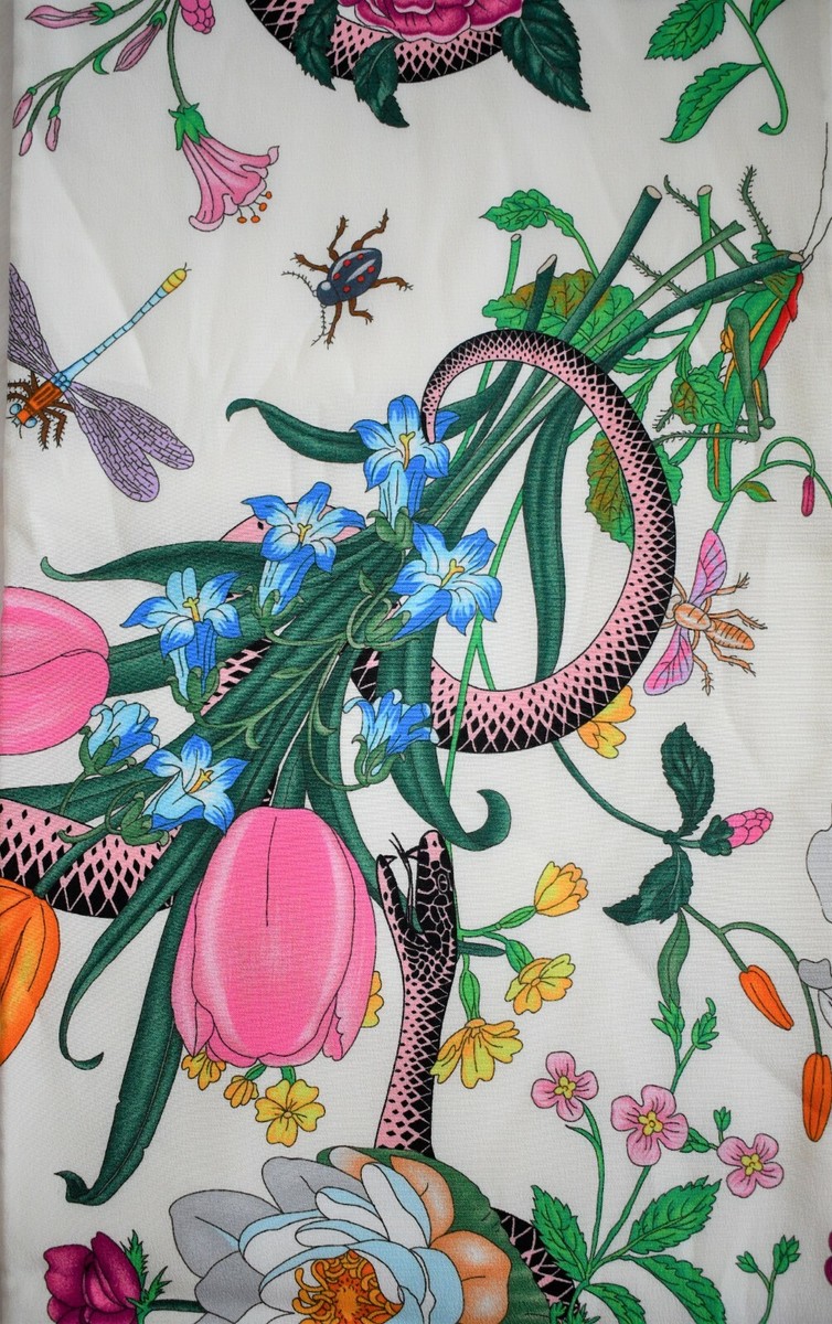 GUCCIグッチ 452710 FLORA SNAKE シルク スカーフ s-l1200.jpg