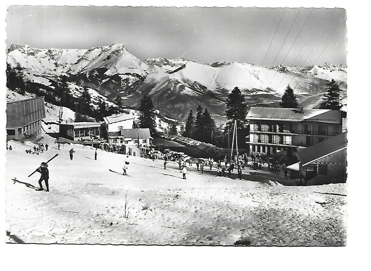 06 CEUSE CEUZE LES HOTELS