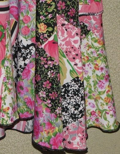 LN~BOUTIQUE~LÁPIZ LABIAL~VESTIDO DE PATCHWORK CON VOLANTES~FLORAL/RAYAS~10 Foto 3 de 3