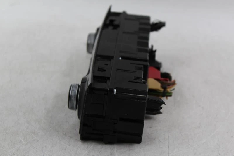 Temperature Control Front With Seat Ventilation Fits 2011-2014 AUDI A8 OEM 26534 - Imagem 2 de 4