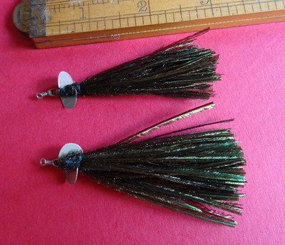 2 SCARCE VINTAGE UNNAMED WYERS FRERES ''LE VAINQUEUR'' HELICE-MOUCHE FISHING LURES
