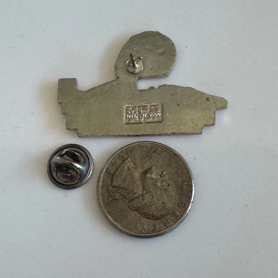 Vintage Mika Hakkinen McLaren MP4 8A Ford HB V8 F1 Car Enamel Lapel Pin - Image 3 of 3